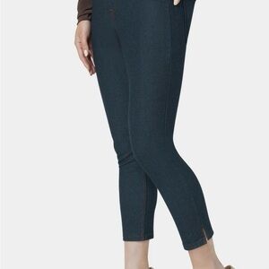 HUE Women's mid-rise capri Dark Wash Ankle Slit Jeans